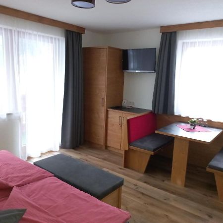 Haus Alpenflora Apartment Flirsch Luaran gambar