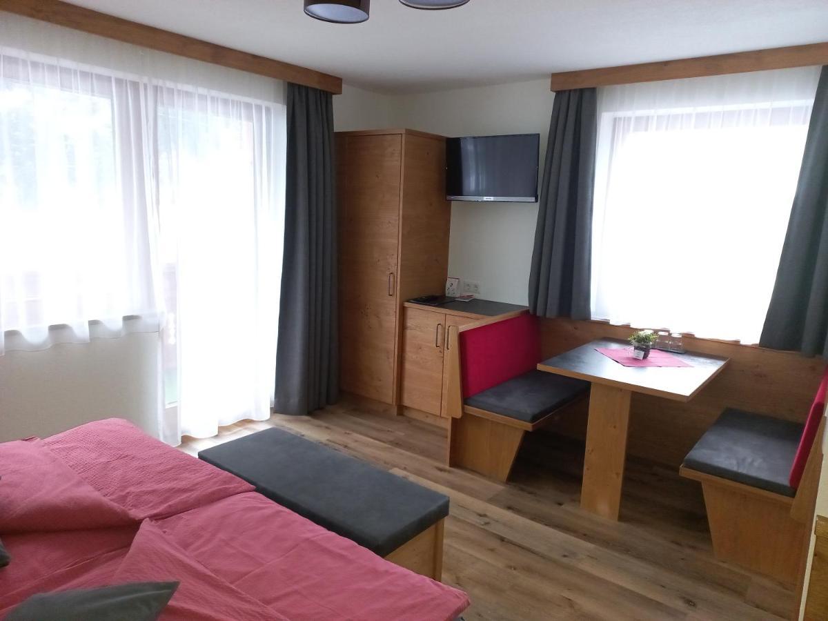 Haus Alpenflora Apartment Flirsch Luaran gambar
