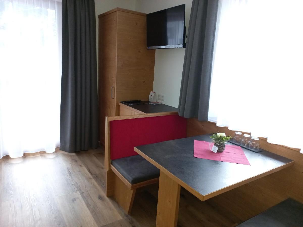 Haus Alpenflora Apartment Flirsch Luaran gambar