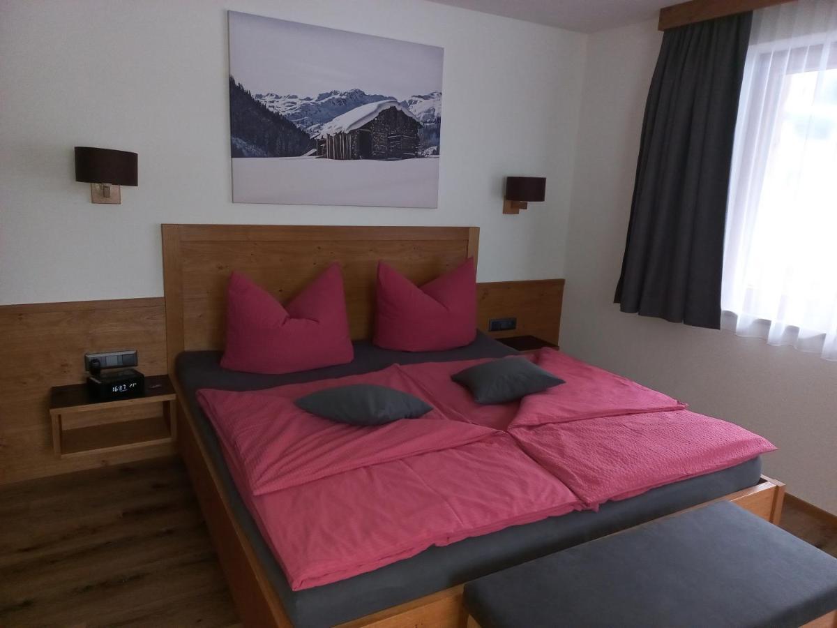 Haus Alpenflora Apartment Flirsch Luaran gambar