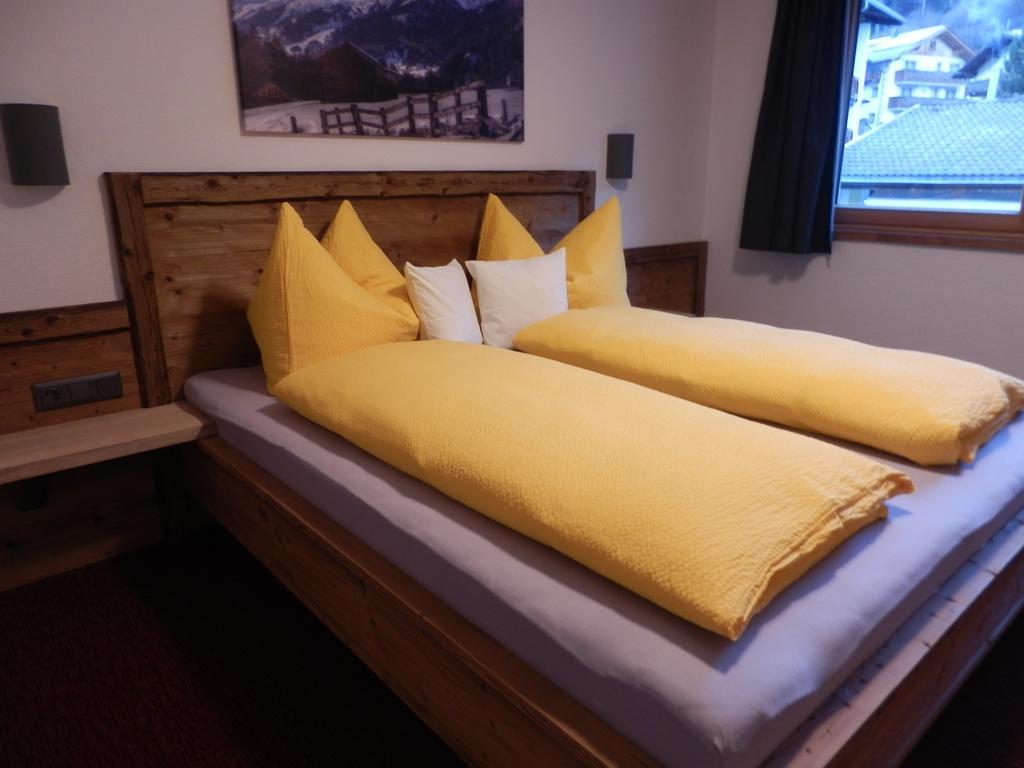 Haus Alpenflora Apartment Flirsch Luaran gambar