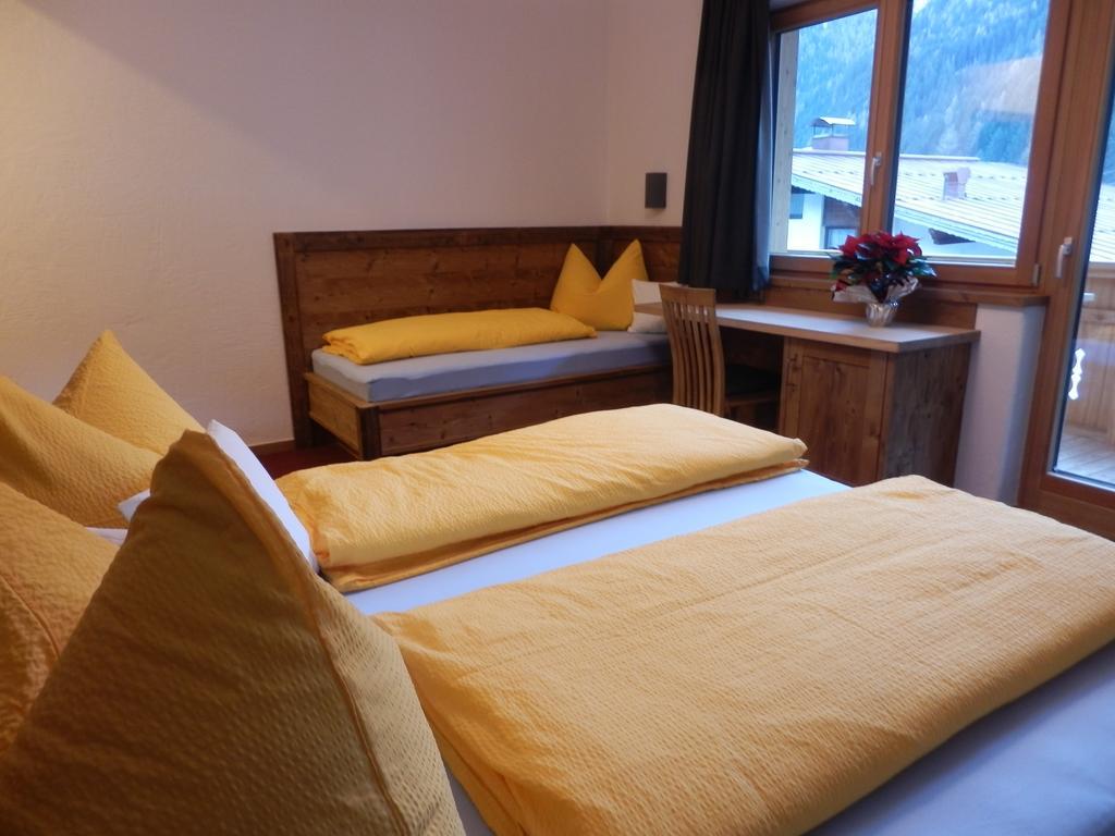 Haus Alpenflora Apartment Flirsch Luaran gambar