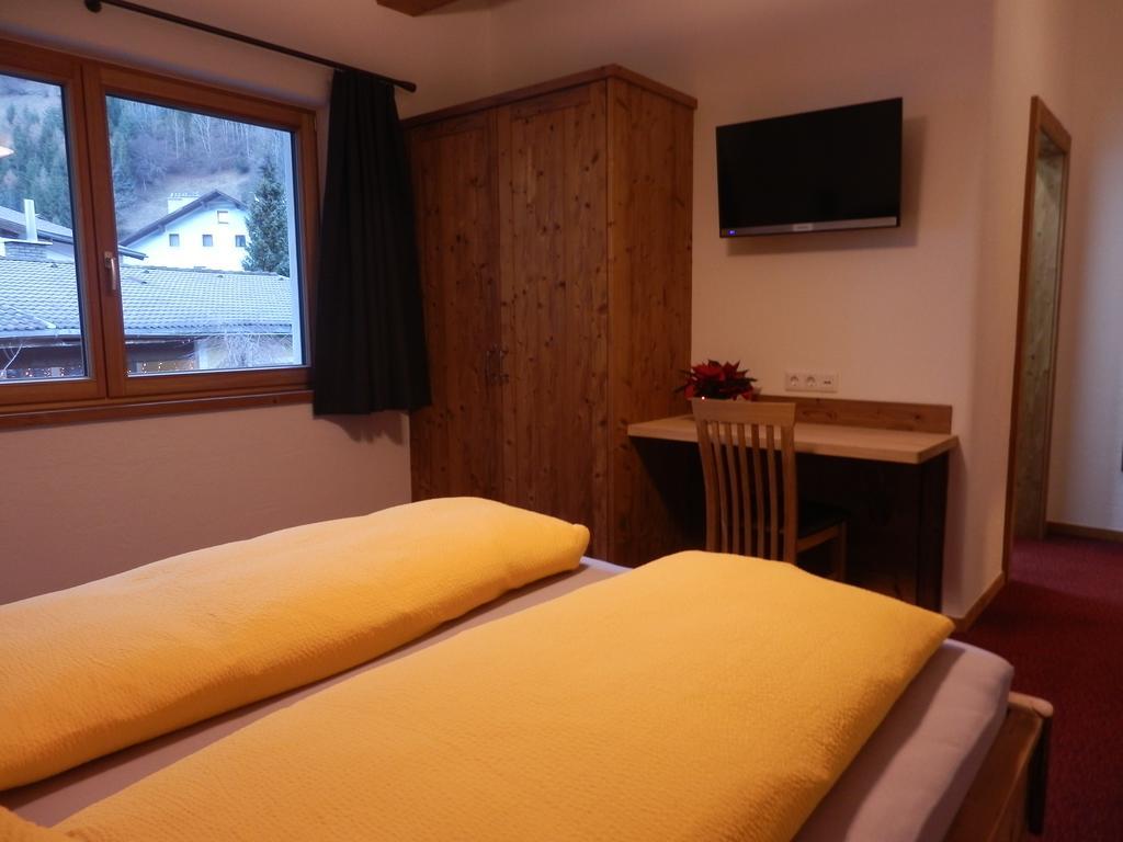 Haus Alpenflora Apartment Flirsch Luaran gambar