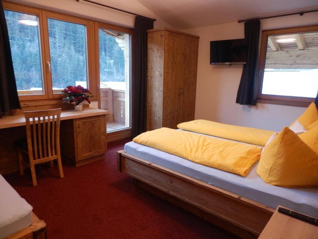 Haus Alpenflora Apartment Flirsch Luaran gambar