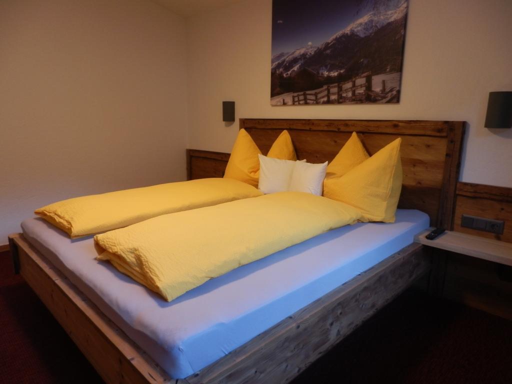 Haus Alpenflora Apartment Flirsch Luaran gambar